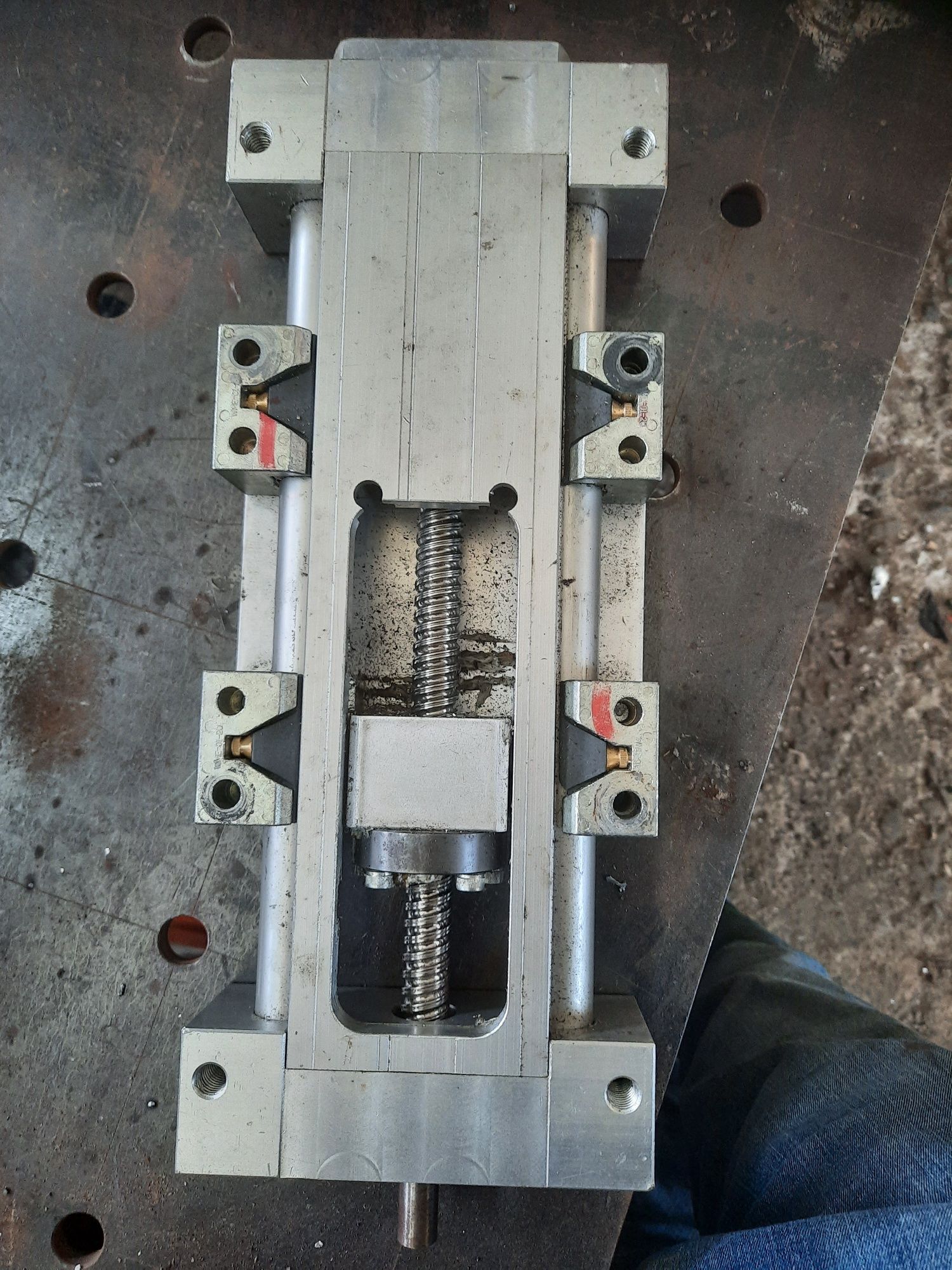 Prowadnica liniowa cnc