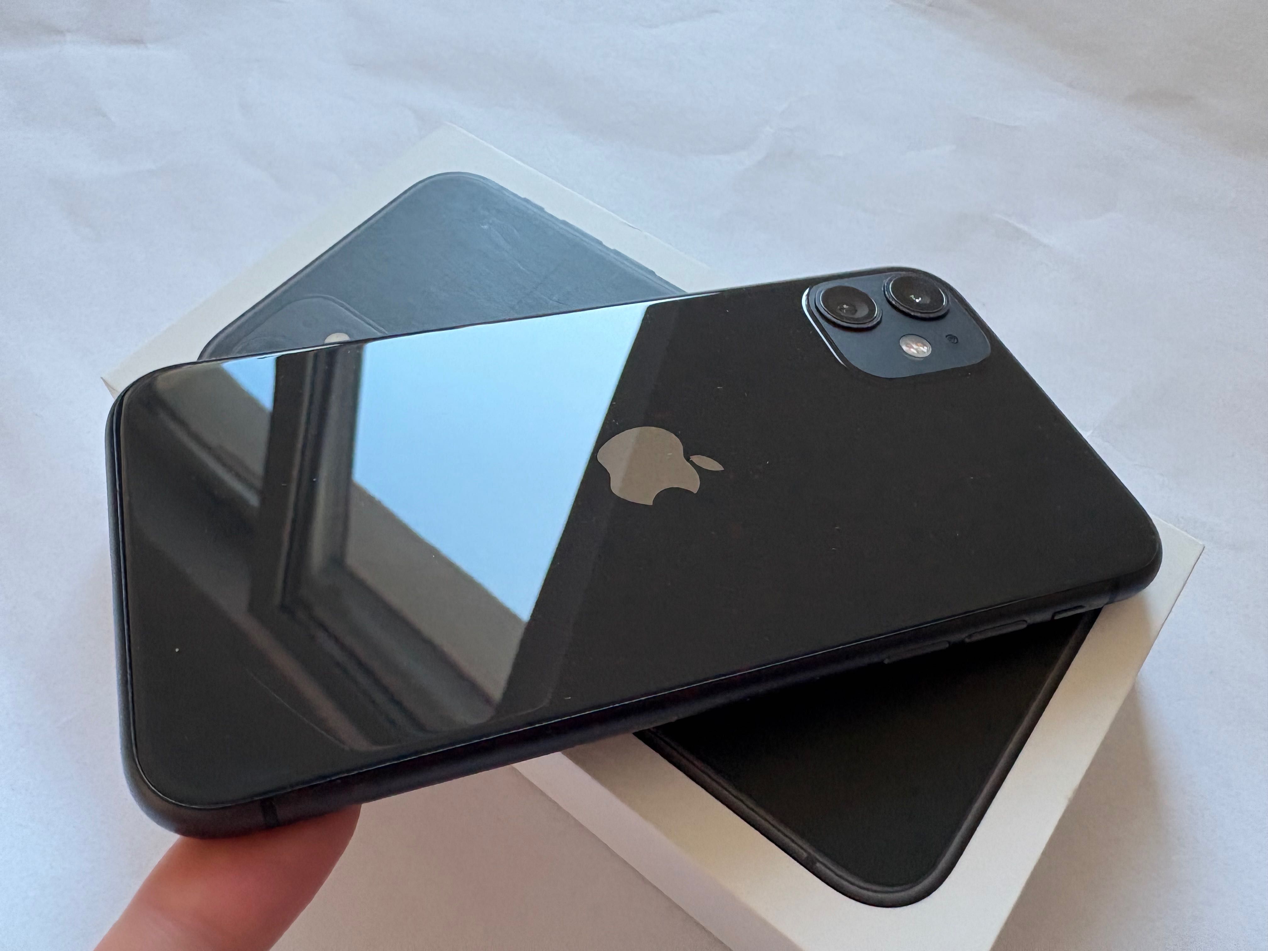 iPhone 11 64GB stan bardzo dobry plus