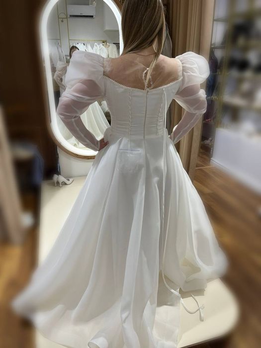 Продам весільну сукню