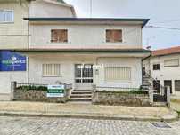 Prédio para venda no centro de Santa Cruz da Trapa