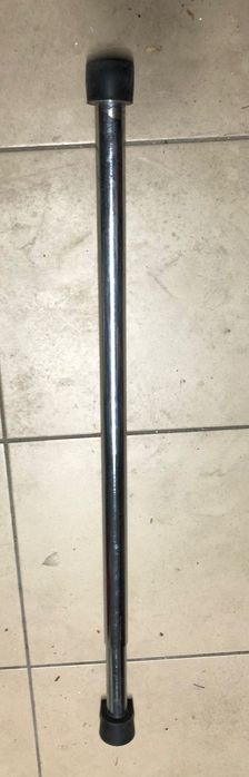 Drążek rozporowy na drzwi