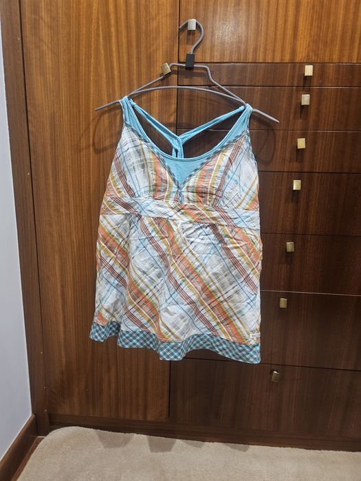 Túnica e t shirt de alças