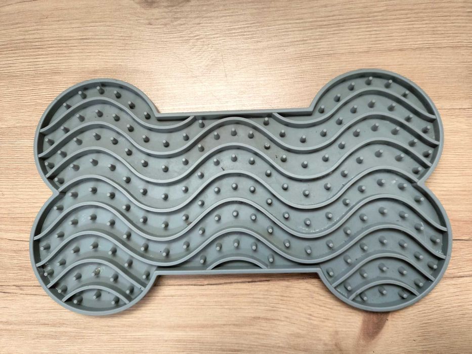 Mata do wylizywania z przyssawkami