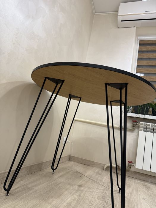 Стіл круглий