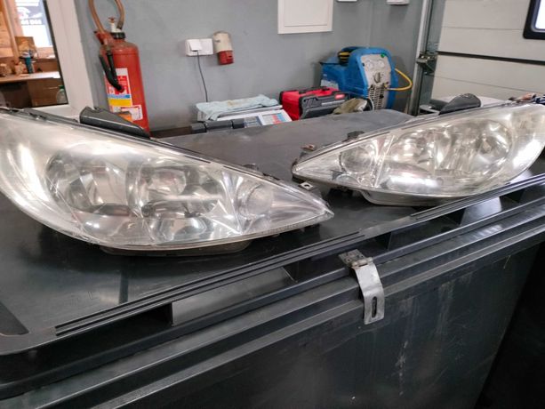 Lampy przednie Peugeot 206