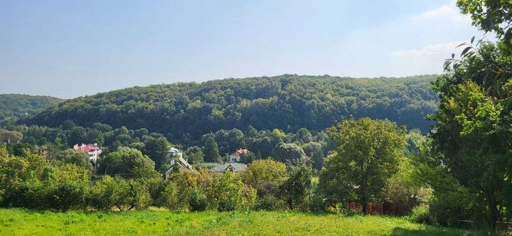 Продаж двох суміжних ділянок в Брюховичах, ліс, чудовий краєвид !