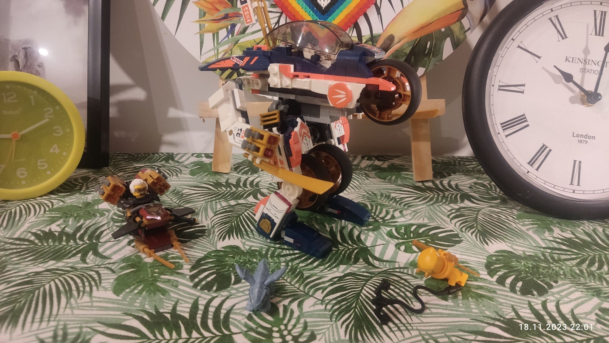 LEGO Ninjago Mech Sory zmieniający się w motocykl wyścigowy 71792