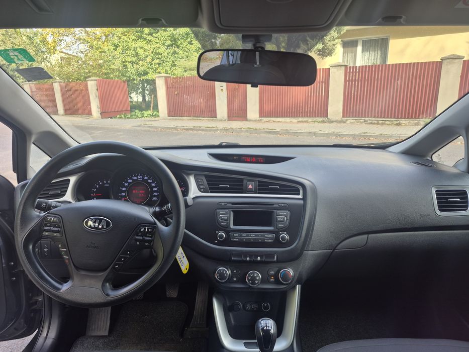 Niski przebieg, bezaawaryjny silnik 1.6 crdi, 2 kluczyki.