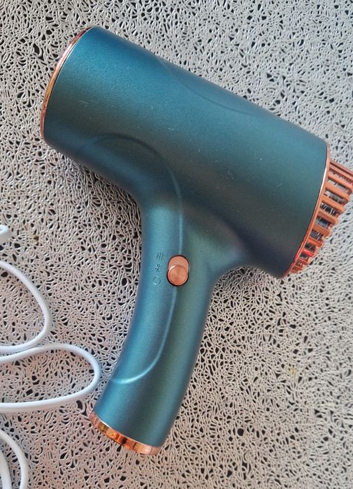 Suszarka do włosów, zielono złota