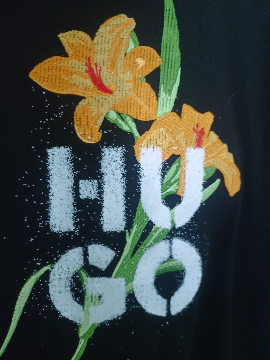 Hugo t-shirt preta NOVA