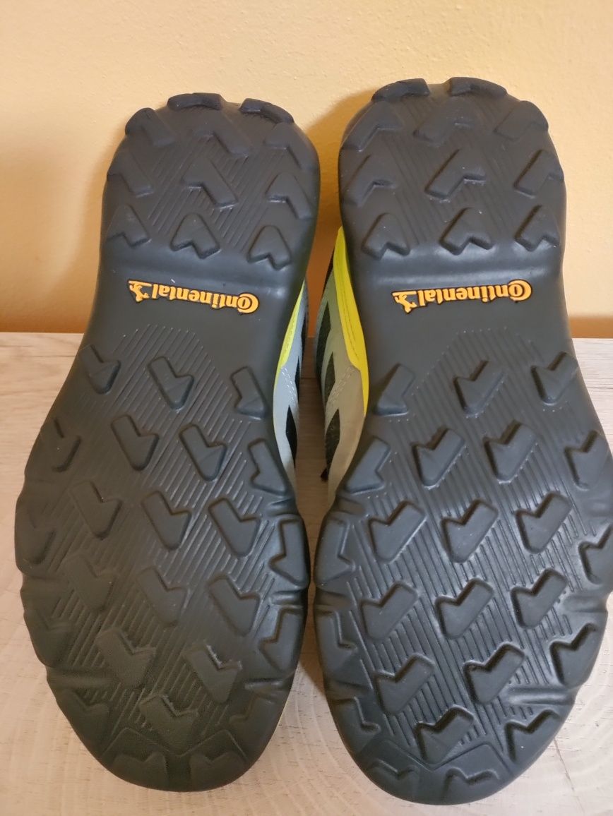 Кросівки Terrex Adidas оригінал, розмір 36,5