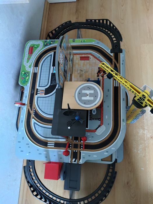 Drewniany Dworzec kolejowy/centrum logistyczne