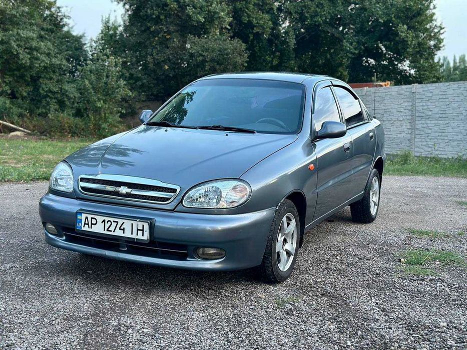 Автомобіль Шевроле Ланос
