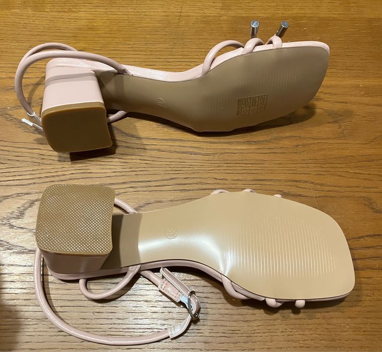 Vendo sandálias novas