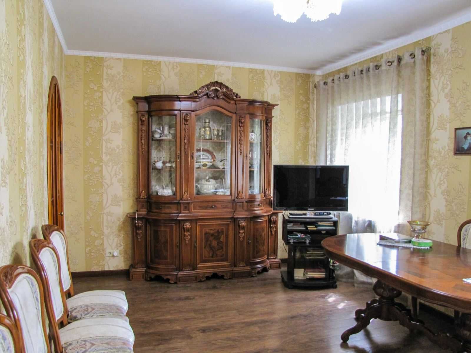 Продам элитный 2-х эт. дом в ЦЕНТРЕ Шевченковского района.