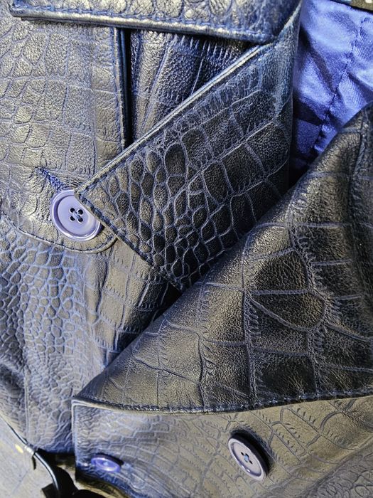 Trench coat em pele genuina