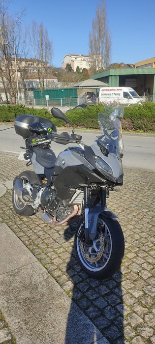 BMW F900XR 2022 - vários extras