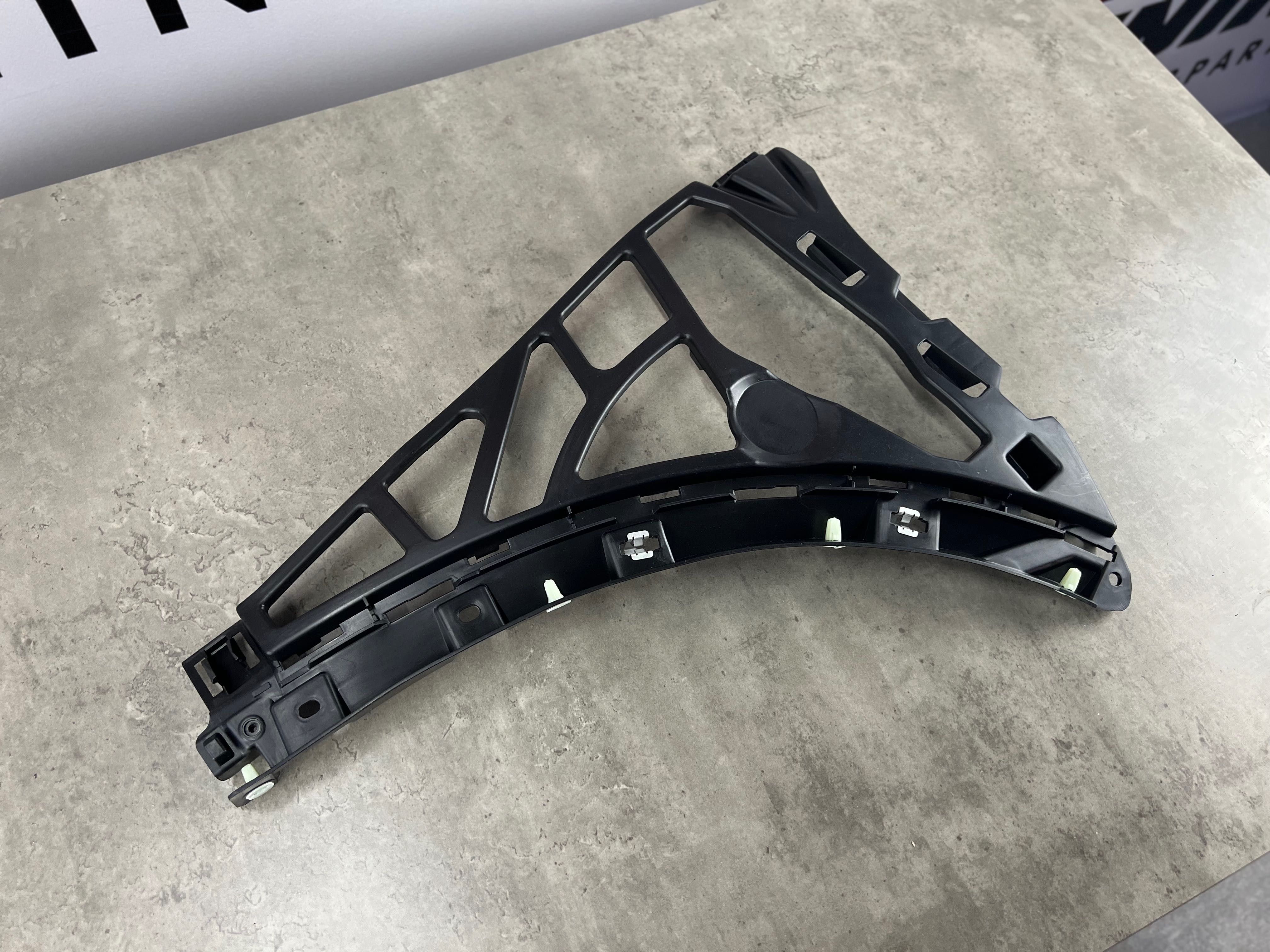 Кріплення бампера - Porsche Cayenne ( 92A ) 95850517750 / 95850517850