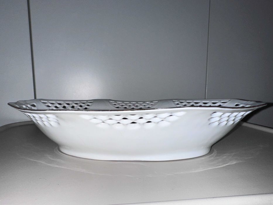 Тарелка фруктовница прорезной фарфор