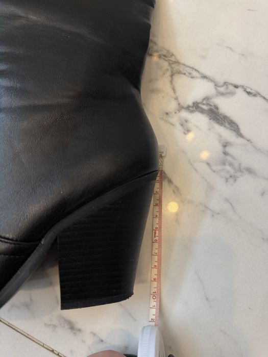 Чоботи-козаки жіночі (практично нові)