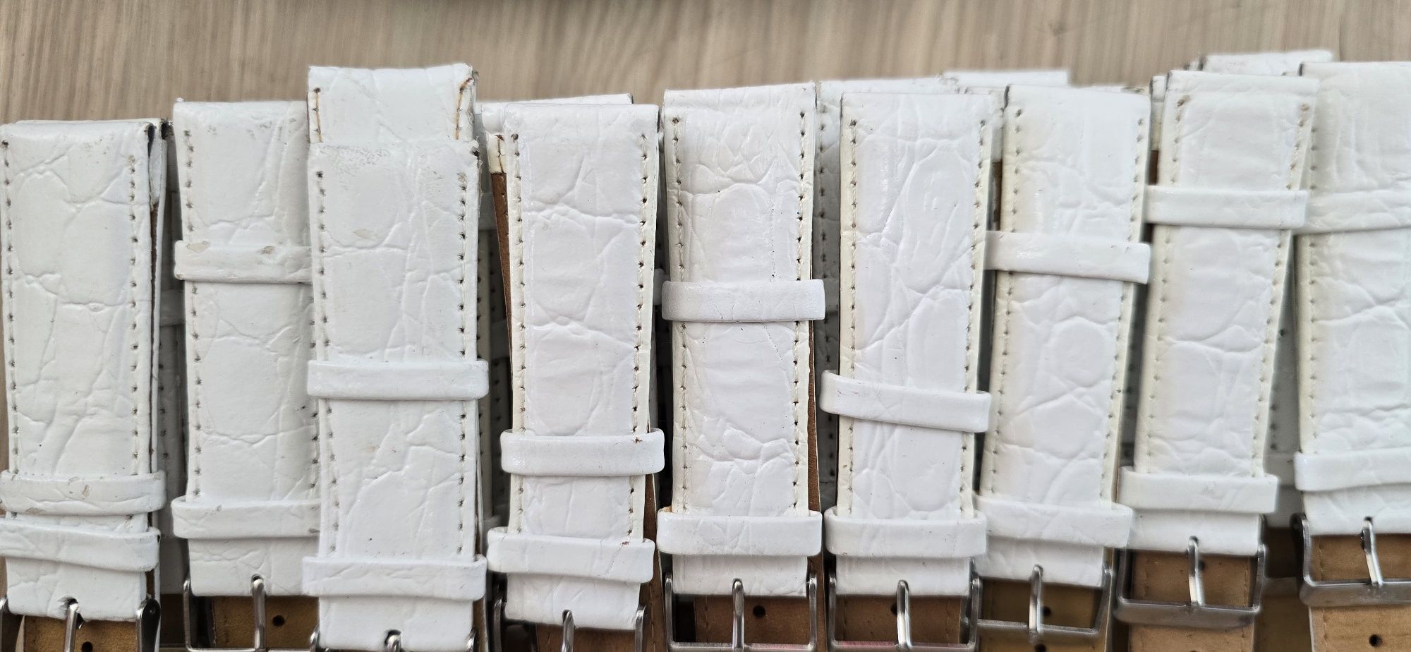 Braçaletes slick lavrados brancos 38 unidades 24mm