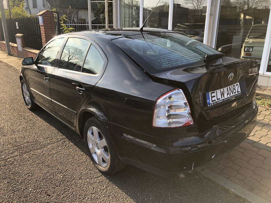 Skoda Octavia uszkodzony tył
