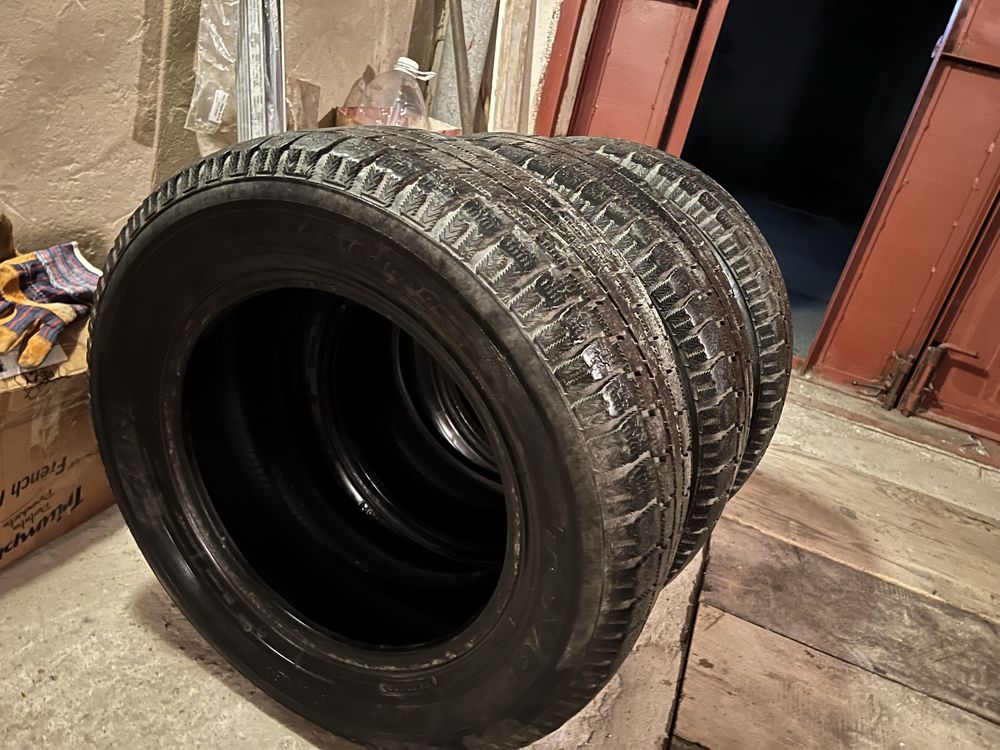 Продам гуму Toyo 235/60 r16