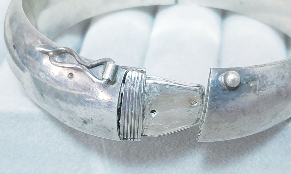 Linda escrava vintage em prata contrastada 925