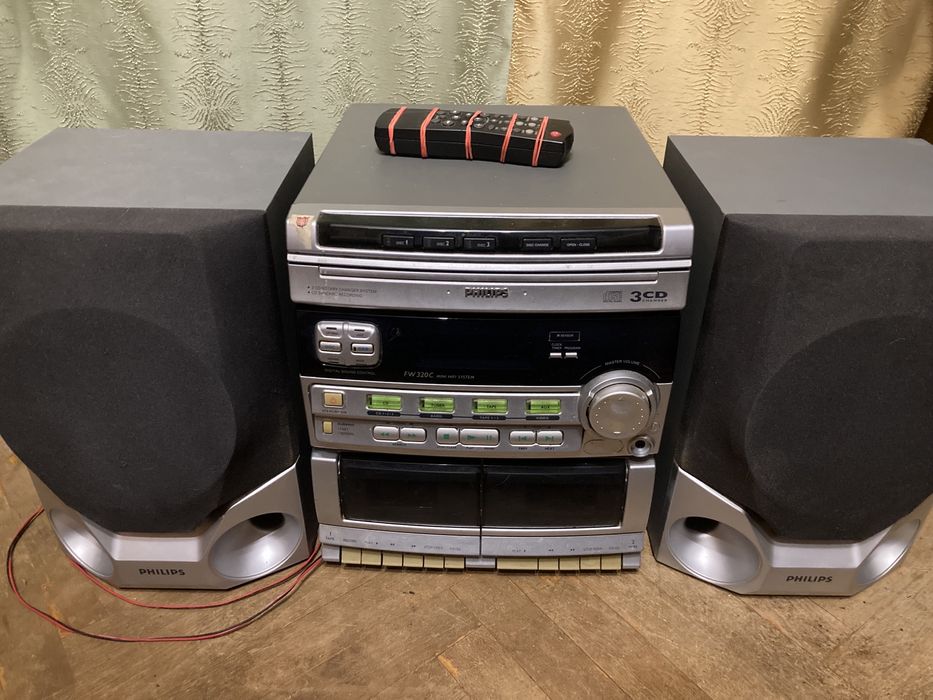 Philips FW 320 C музичний центр, колонки, підсилювач, радіо FM