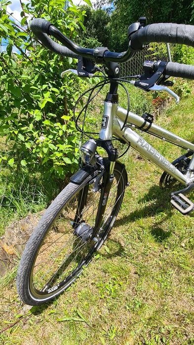 Rower trekkingowy  kola 28 cali osprzęt deore