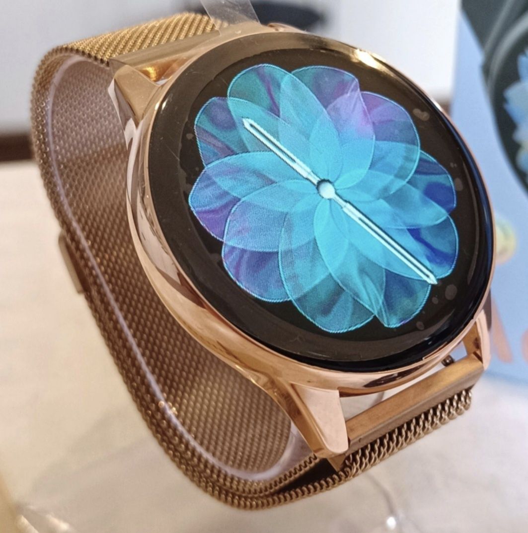 Piękny Damski Złoty Smartwatch Zegarek