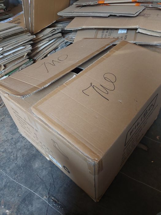 Kartony grube używane