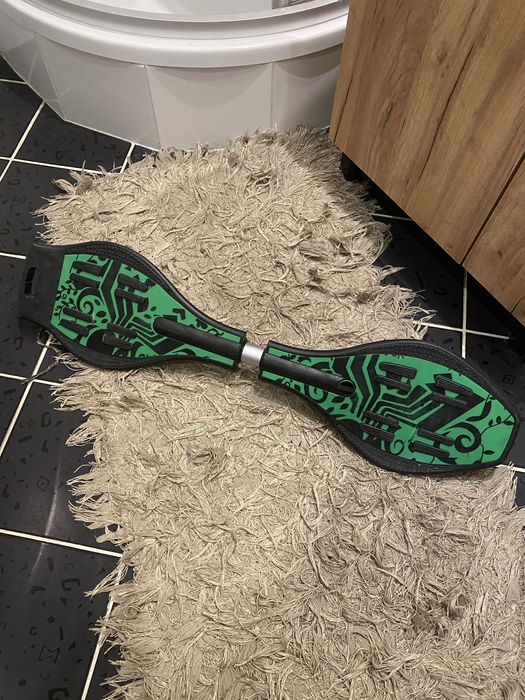 deskorolka z dwoma kółkami