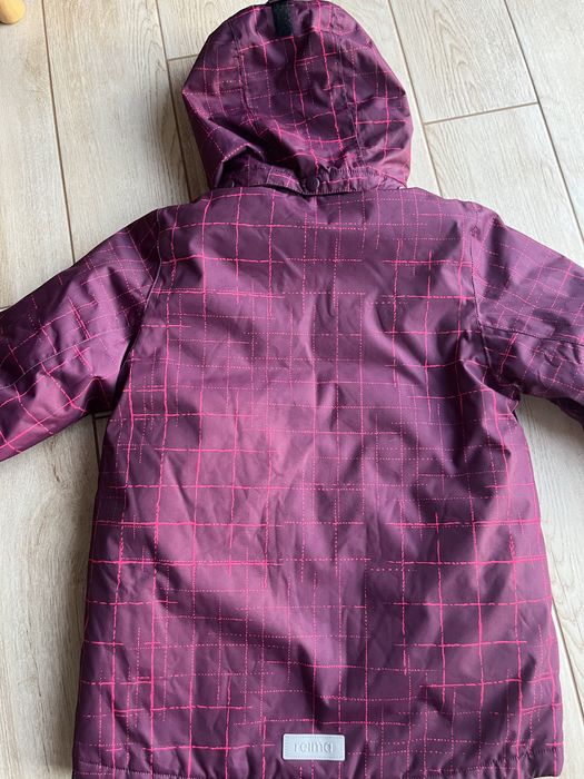 Продам нову курточку Reima 140 см