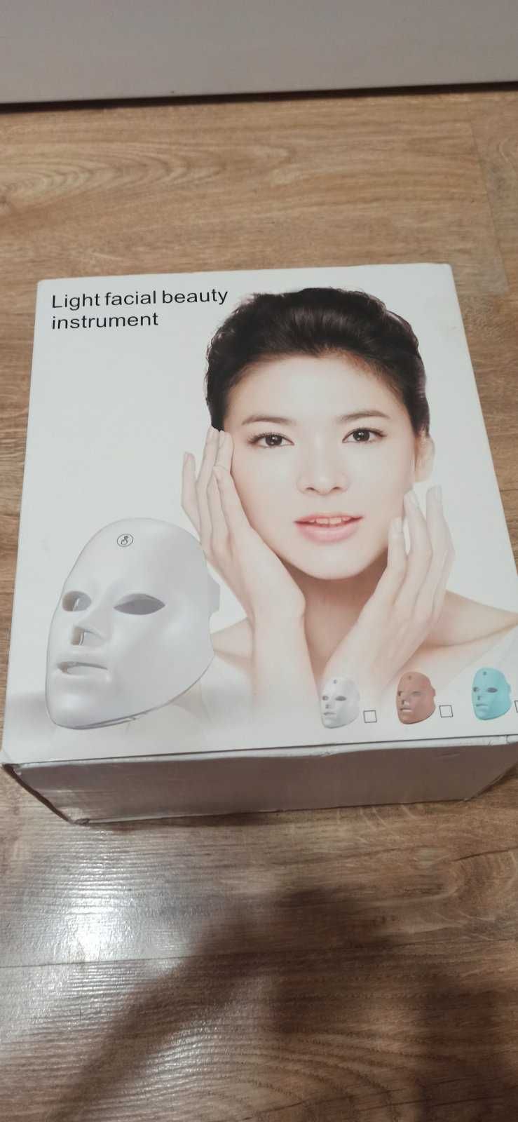 Светодиодная маска для омоложения и ухода за кожей лица