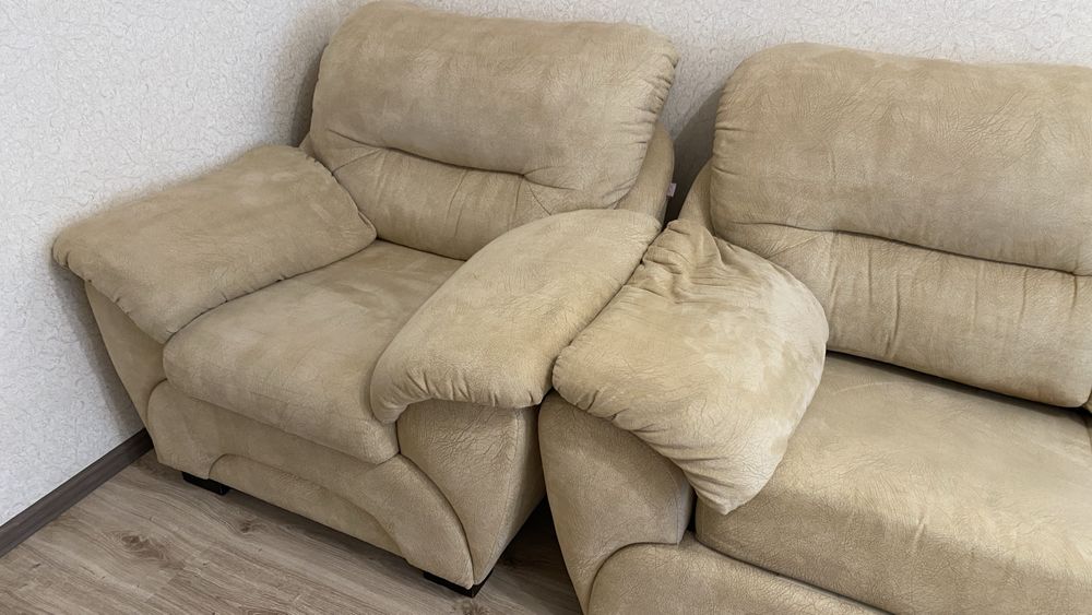 Диван в комплекте с креслом и матрасом