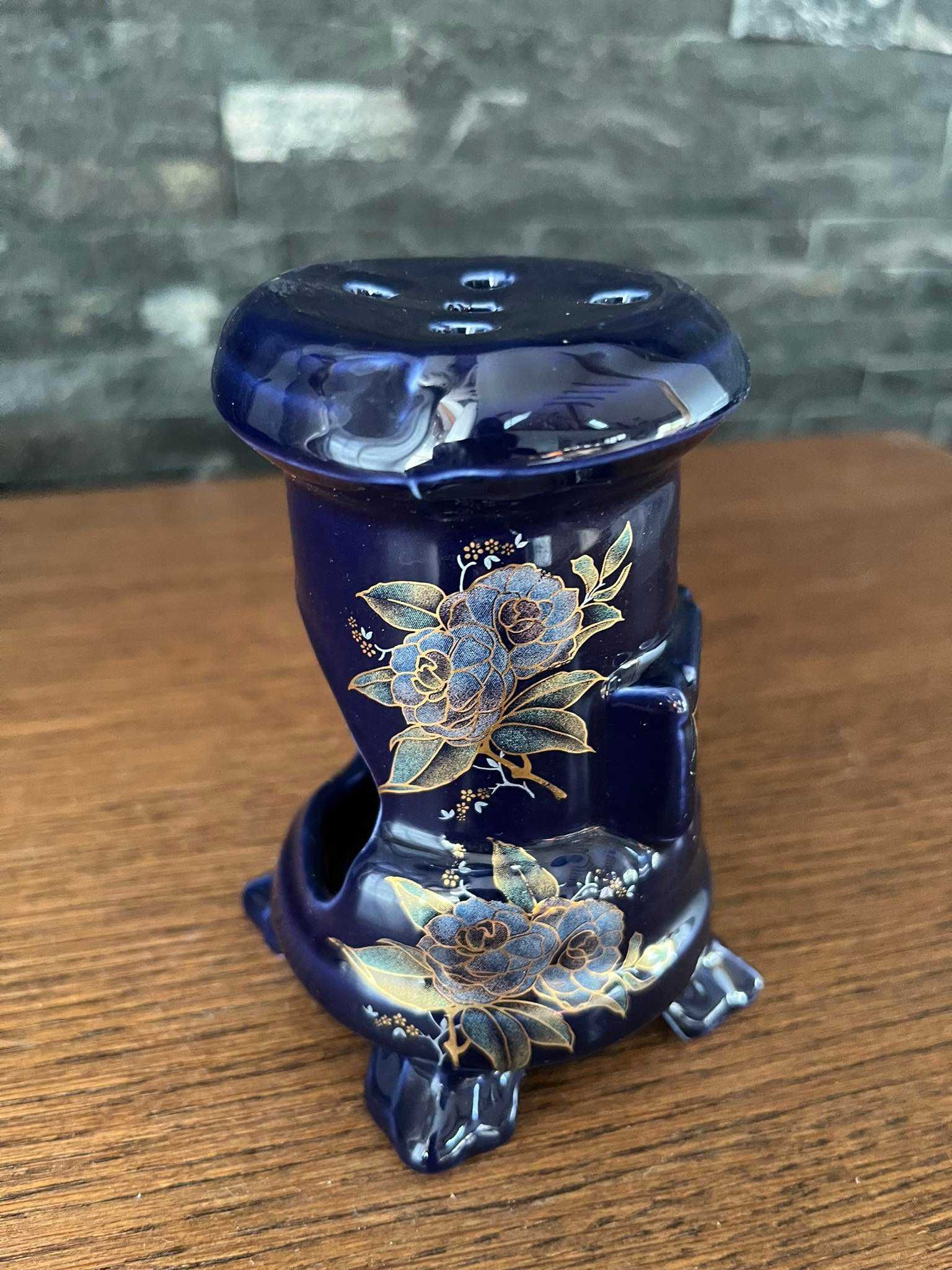 Kominek lampion na świeczkę porcelana kobaltowa kwiaty malowane