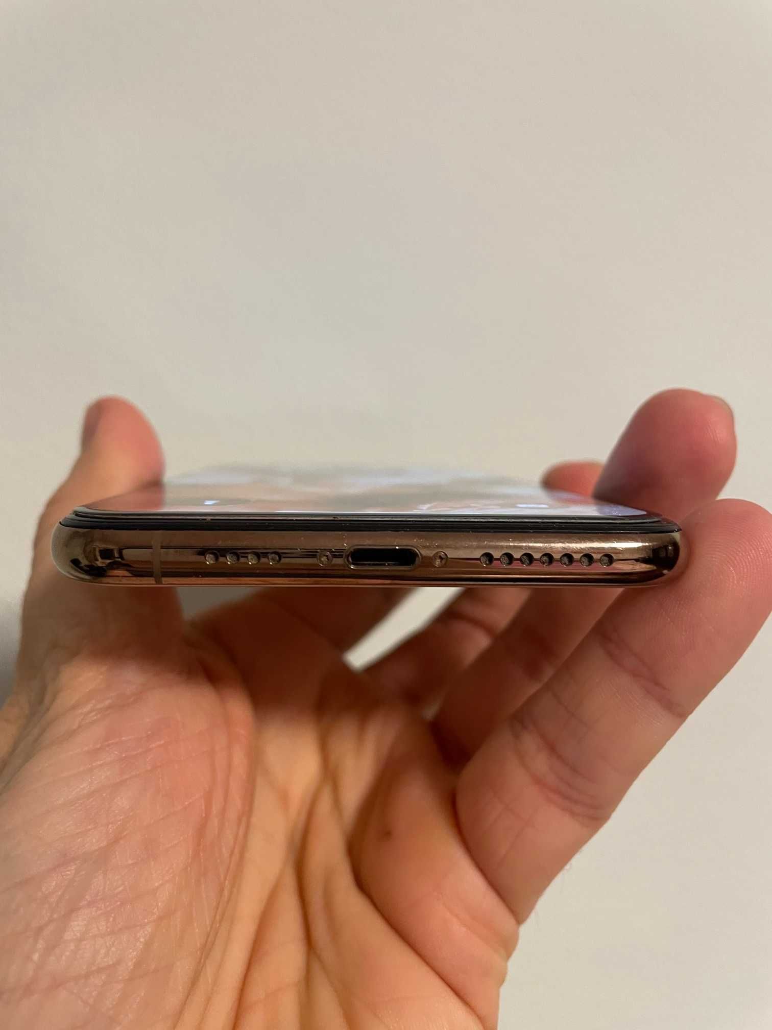 Продам телефон Iphone Xs Max 64gb