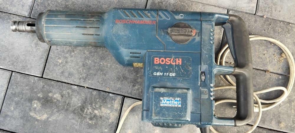 Młot udarowy Bosch GBH11DE