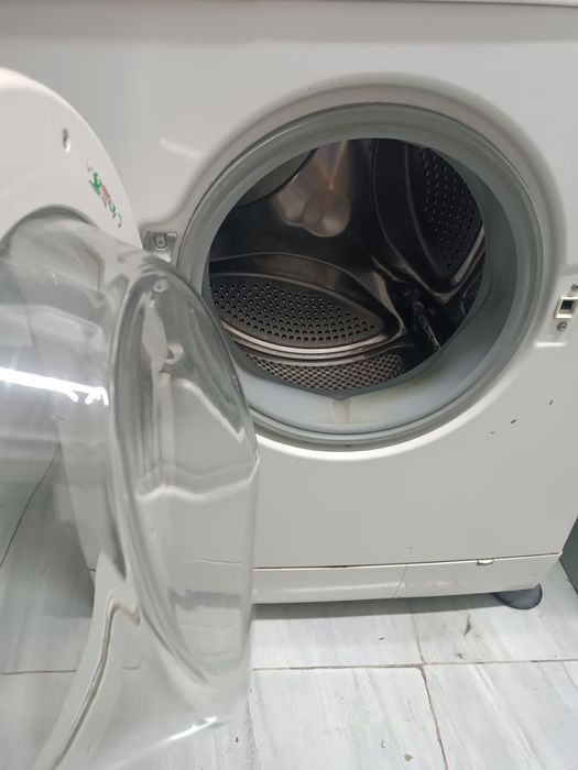 Продається пральна (стиральна) машинка Boosh