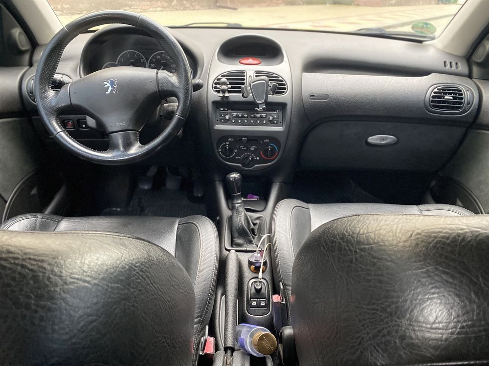 Продам Peugeot 206