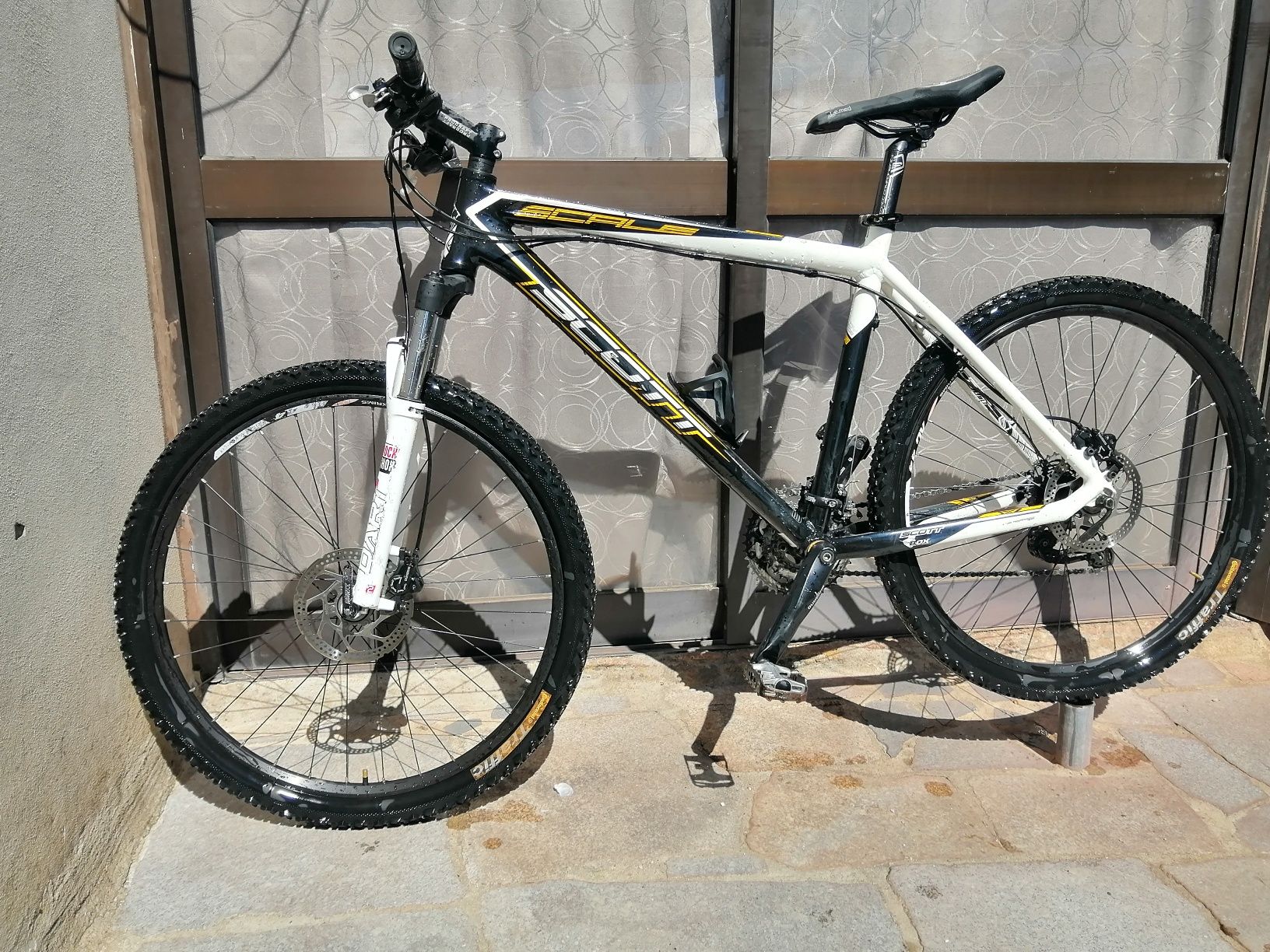 Bicicleta Scott scale M