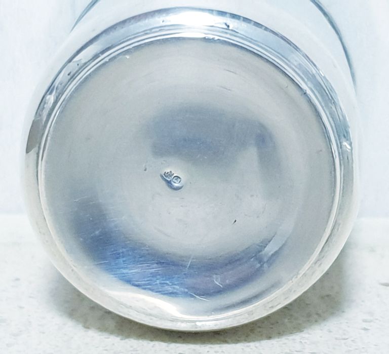 Amoroso antigo copo de criança com cãozinho em prata portuguesa