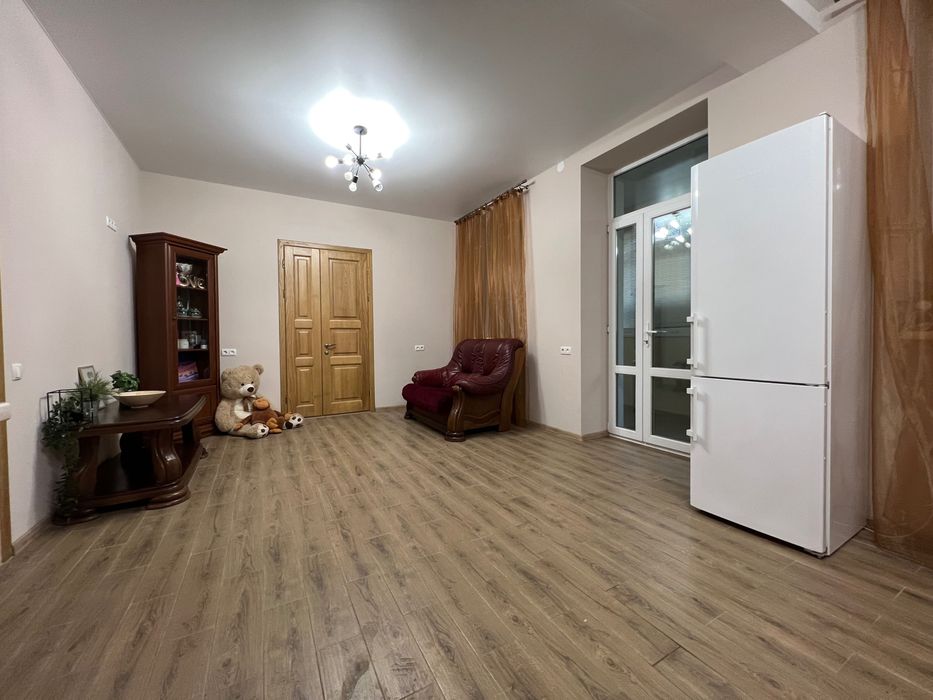 Снимите двухкомнатную квартиру в Центре, проспект Дмитра Яворницького