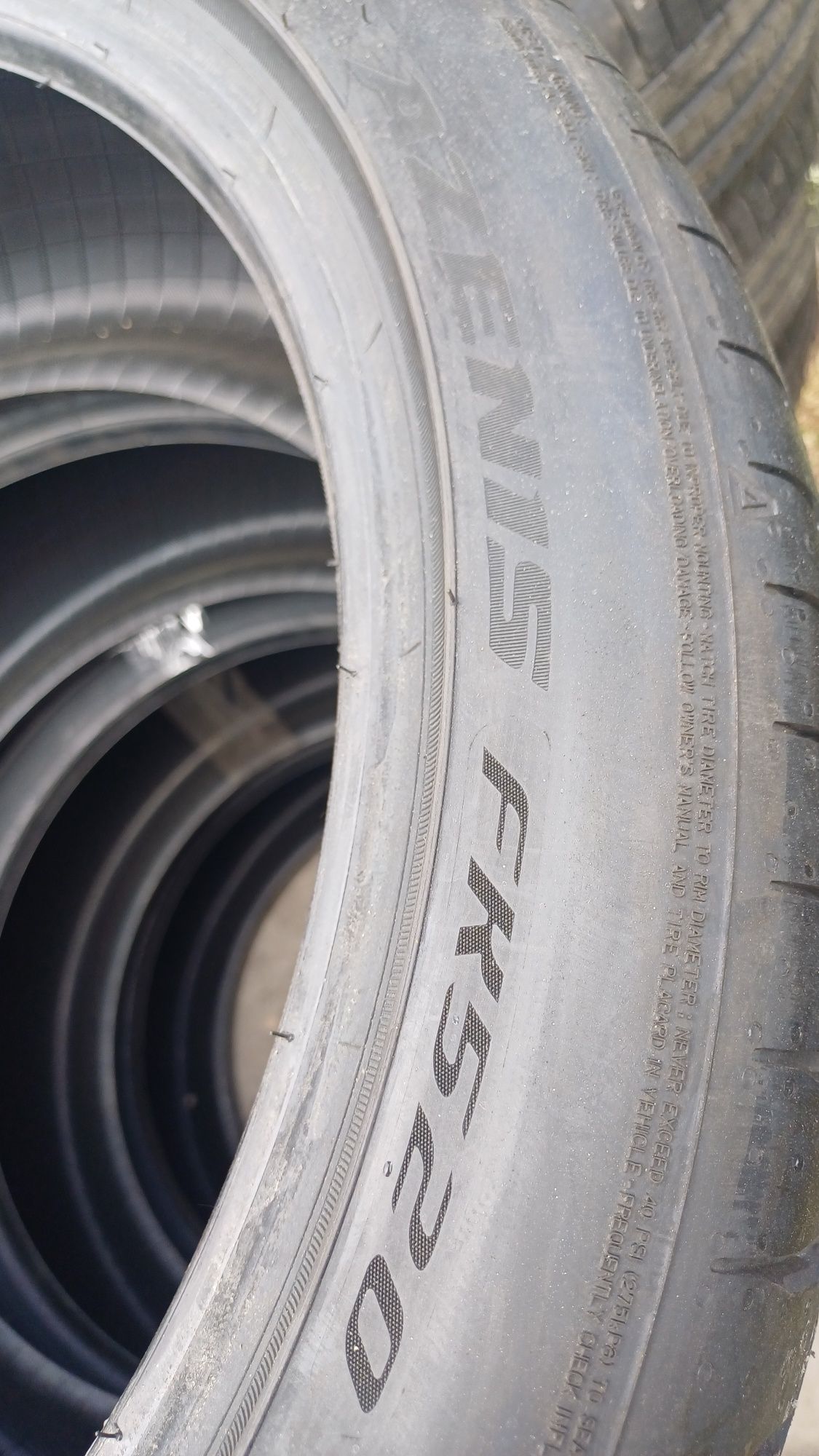 Продам літні нові шини Falken 245/40 r19