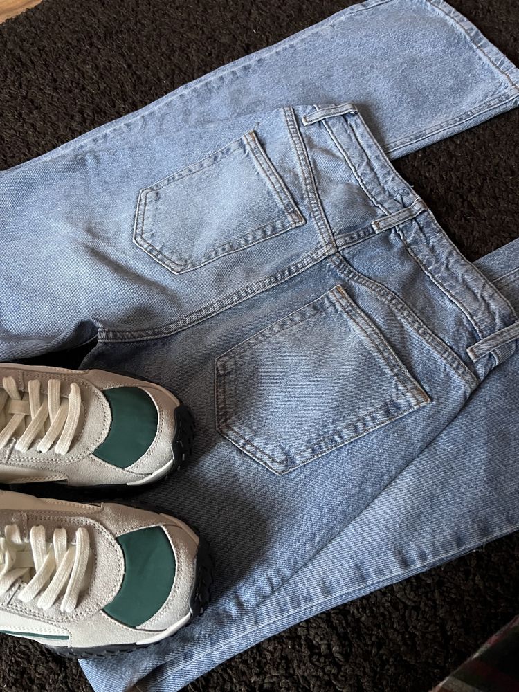 джинси з розрізом