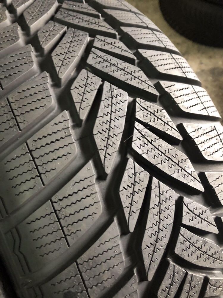 215/55/17 R17 Dunlop SP Winter M3 2шт зима