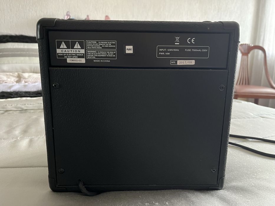 Amplificador Stagg 10 AA
