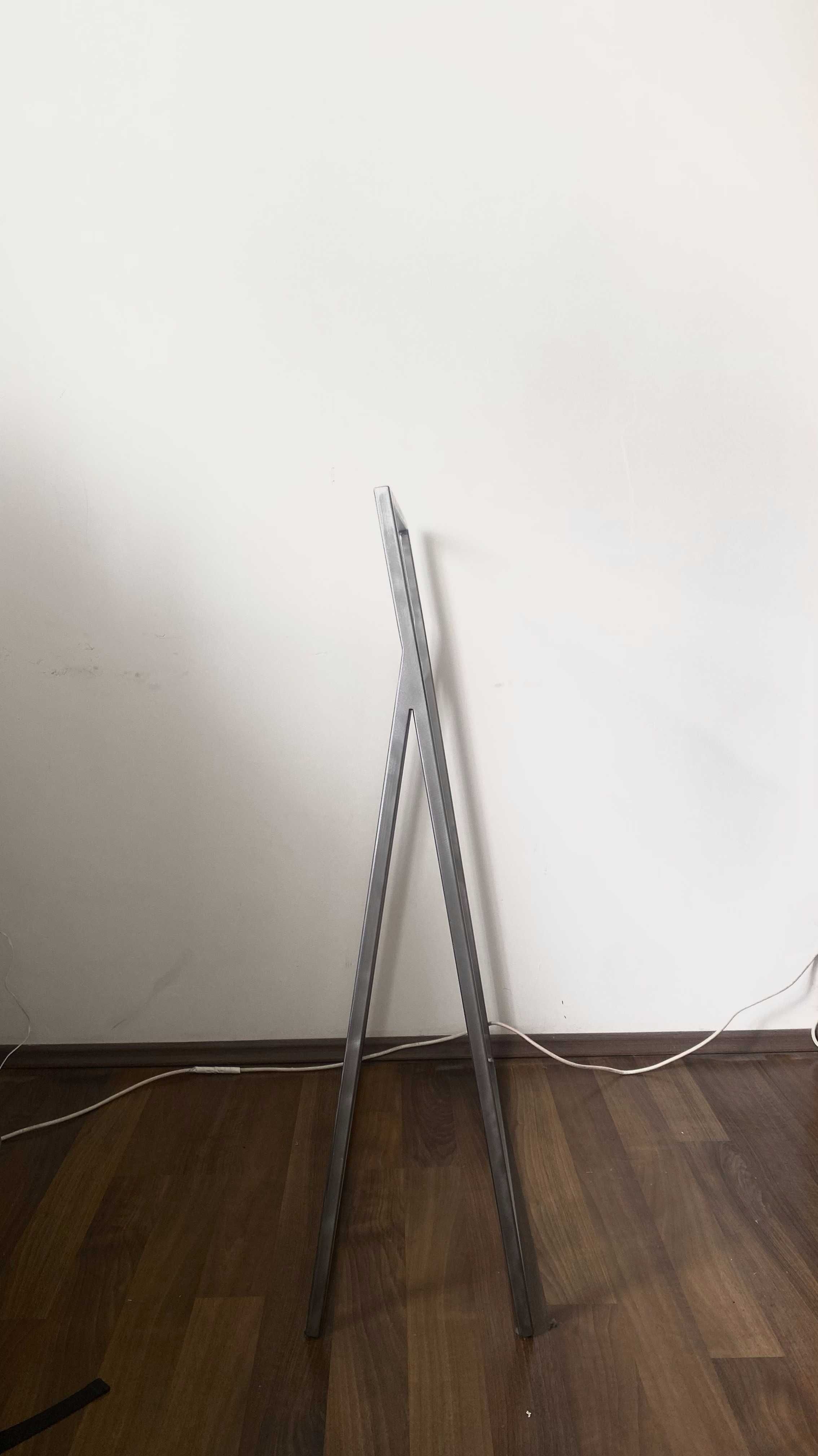 Wieszak wolnostojący X11 – stalowy, loftowy design, 110x80x30 cm