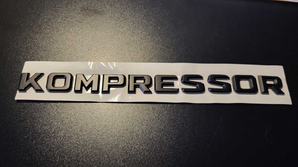 Nowy przyklejany znaczek KOMPRESSOR czarny mat połysk | srebrny